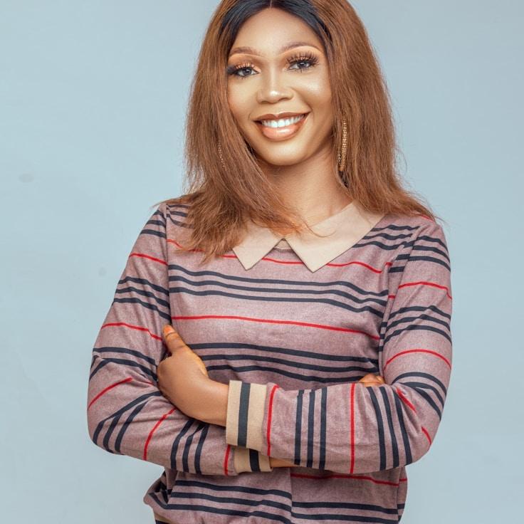 Naveen Rao, Client Relations Director, discussing corporate gifting strategy with business clients